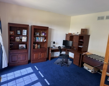 1660 Whistler Court - Photo Thumbnail 9