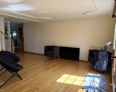 1660 Whistler Court - Photo Thumbnail 12