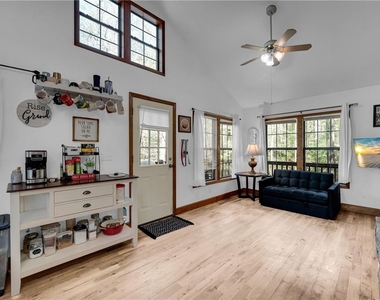 294 Brookwood Lane - Photo Thumbnail 14