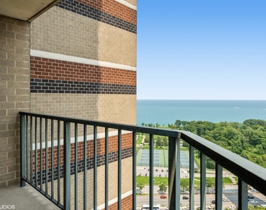 3660 N Lake Shore Drive - Photo Thumbnail 12