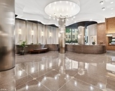 3660 N Lake Shore Drive - Photo Thumbnail 2
