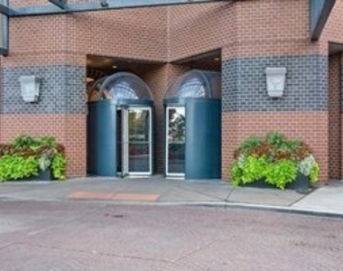 3660 N Lake Shore Drive - Photo Thumbnail 1