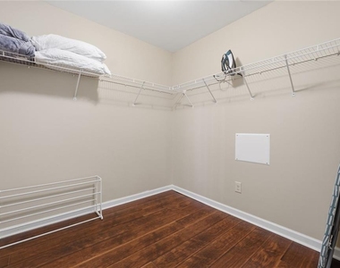 2260 Ewell Park Drive - Photo Thumbnail 17