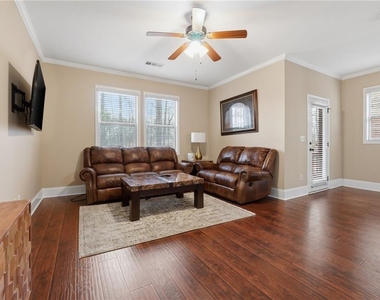2260 Ewell Park Drive - Photo Thumbnail 10