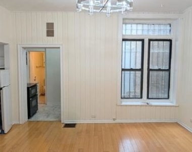 14 W Chestnut Street - Photo Thumbnail 2