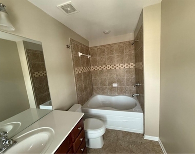 2289 Limehurst Drive Ne - Photo Thumbnail 4