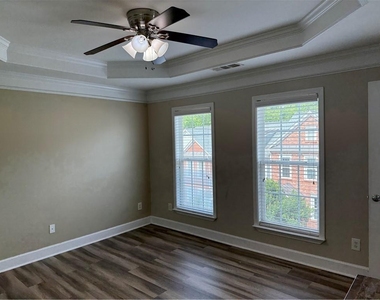 2289 Limehurst Drive Ne - Photo Thumbnail 8