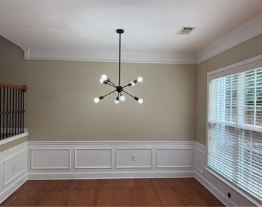 2289 Limehurst Drive Ne - Photo Thumbnail 3
