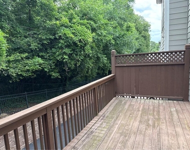 2289 Limehurst Drive Ne - Photo Thumbnail 10