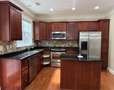 2289 Limehurst Drive Ne - Photo Thumbnail 2