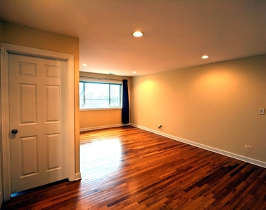 5953 N Kenmore Avenue - Photo Thumbnail 1