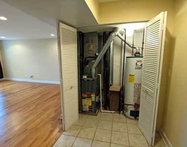 5953 N Kenmore Avenue - Photo Thumbnail 3