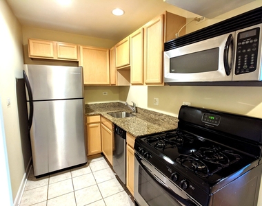 5953 N Kenmore Avenue - Photo Thumbnail 2