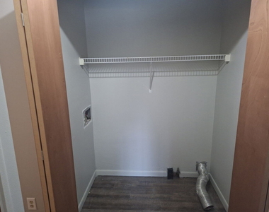 1952 Columbus Street - Photo Thumbnail 4