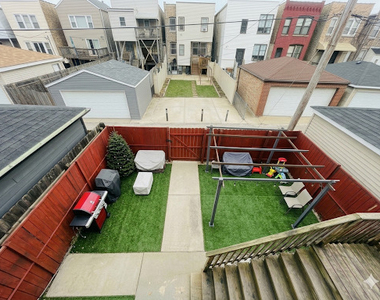 4829 S Champlain Avenue - Photo Thumbnail 10