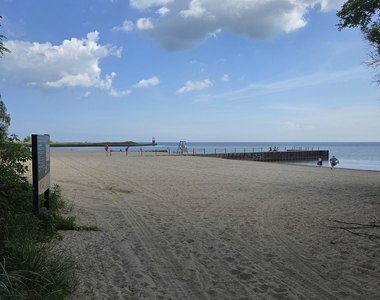 6619 N Sheridan Road - Photo Thumbnail 14