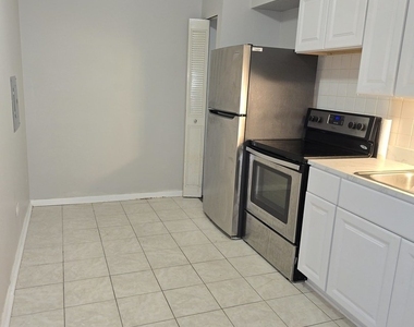 6619 N Sheridan Road - Photo Thumbnail 8
