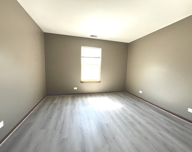 7031 S Stratton Lane - Photo Thumbnail 9