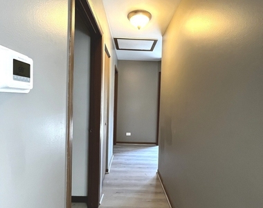 7031 S Stratton Lane - Photo Thumbnail 6