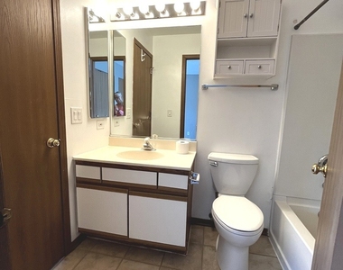 7031 S Stratton Lane - Photo Thumbnail 11