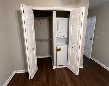 5950 Oakwood Drive - Photo Thumbnail 3