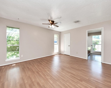2406 Duchess Way - Photo Thumbnail 32