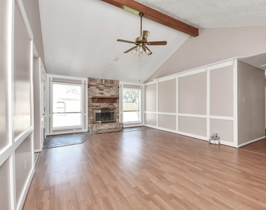 2406 Duchess Way - Photo Thumbnail 24