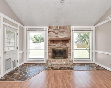 2406 Duchess Way - Photo Thumbnail 22