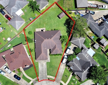 2406 Duchess Way - Photo Thumbnail 2