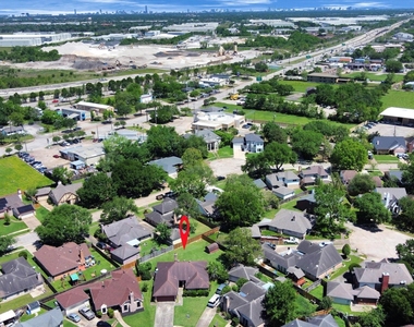 2406 Duchess Way - Photo Thumbnail 3