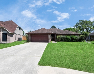 2406 Duchess Way - Photo Thumbnail 5