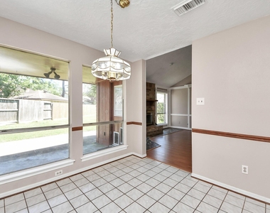 2406 Duchess Way - Photo Thumbnail 20
