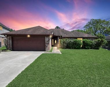 2406 Duchess Way - Photo Thumbnail 1