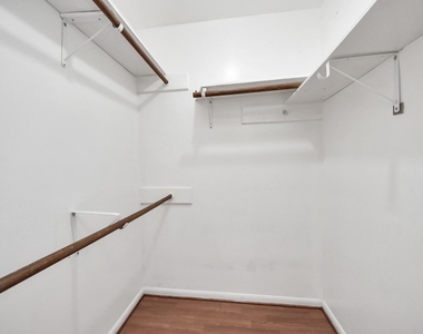 2406 Duchess Way - Photo Thumbnail 34