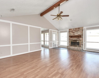 2406 Duchess Way - Photo Thumbnail 25