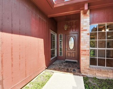 2406 Duchess Way - Photo Thumbnail 7