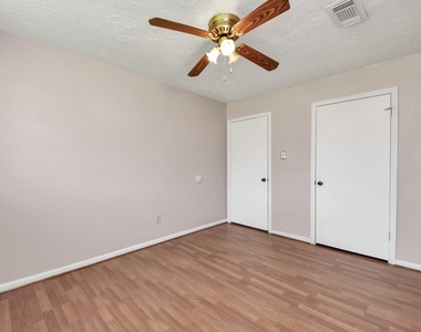 2406 Duchess Way - Photo Thumbnail 28