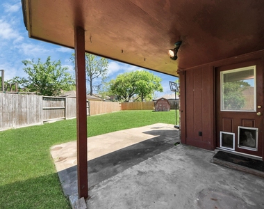 2406 Duchess Way - Photo Thumbnail 8
