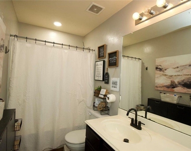 2710 Sockeye Drive - Photo Thumbnail 7
