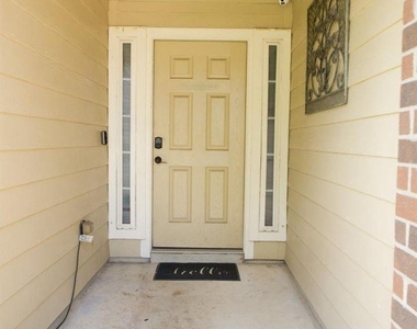 2710 Sockeye Drive - Photo Thumbnail 1