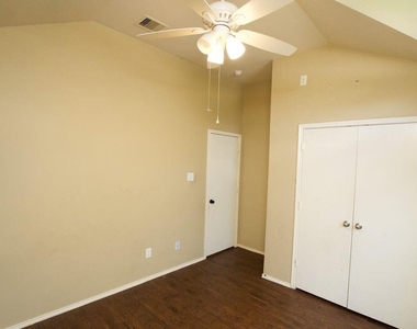 2710 Sockeye Drive - Photo Thumbnail 13