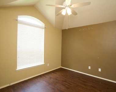 2710 Sockeye Drive - Photo Thumbnail 12