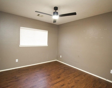 2710 Sockeye Drive - Photo Thumbnail 14