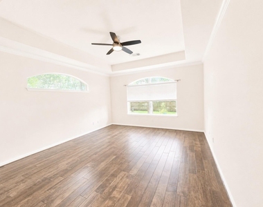 98 W Knightsbridge Drive - Photo Thumbnail 14