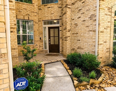 98 W Knightsbridge Drive - Photo Thumbnail 2