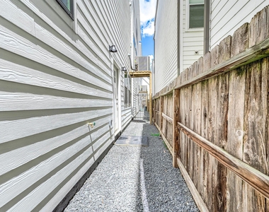 327 N Nagle Street - Photo Thumbnail 35