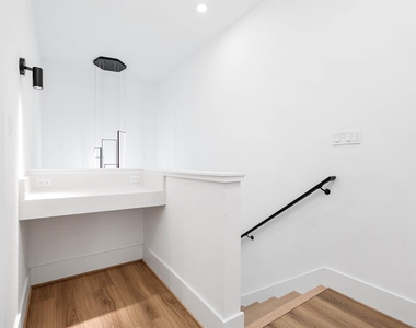 327 N Nagle Street - Photo Thumbnail 27