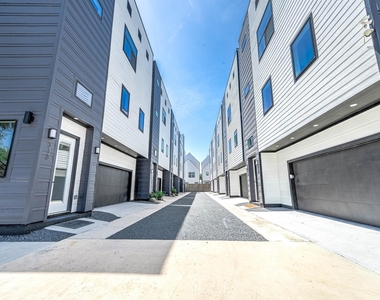 327 N Nagle Street - Photo Thumbnail 1