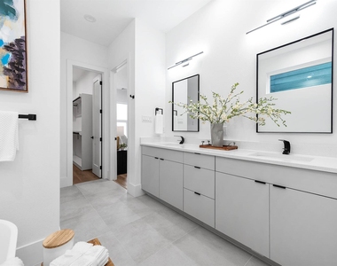 327 N Nagle Street - Photo Thumbnail 31