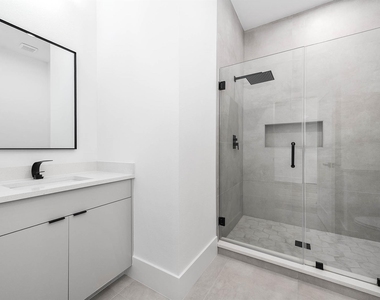 327 N Nagle Street - Photo Thumbnail 34